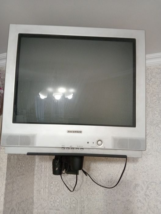 Продам телевизор Самсунг