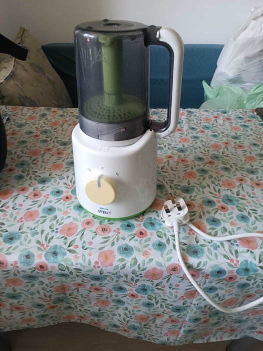 Комбиниран уред за готвене на пара и блендер Philips Avent 2-in-1 (модел SCF870).