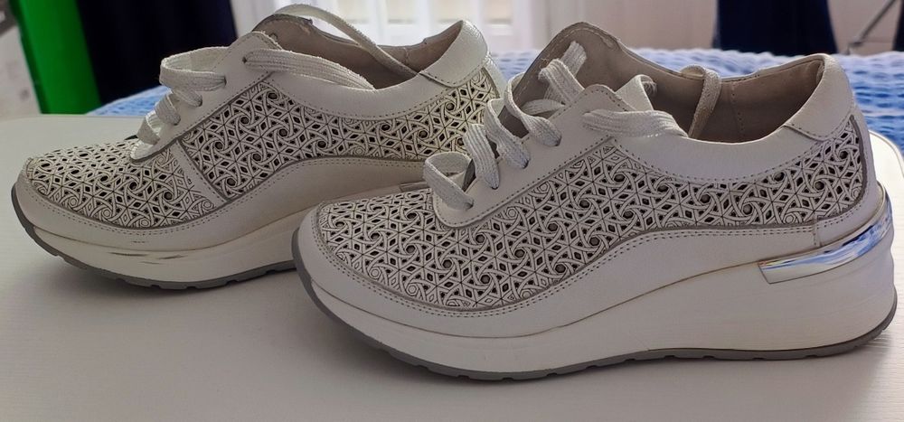 Маратонки 38 номер TENDENZ