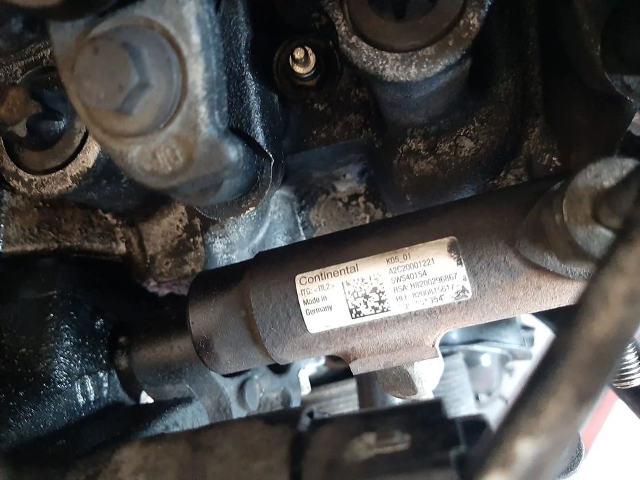 rampa injectoare 1.5 dci  nissan qashqai j10 renault clio 3 megane 3 8200815617  h8200296867