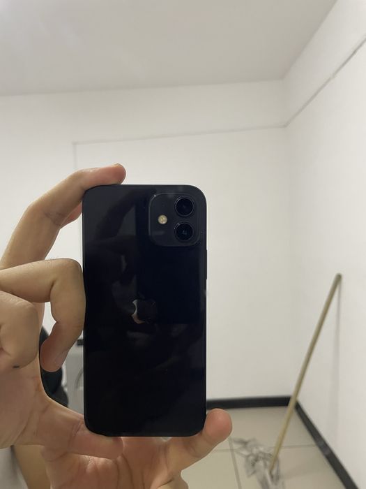 продаю Iphone 12
