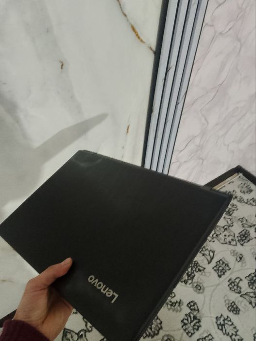 Noutbuk lenovo ideapad i3