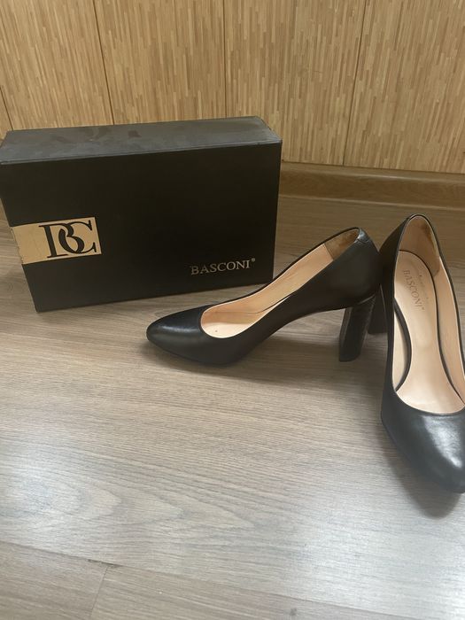 Кожаные туфли 39р