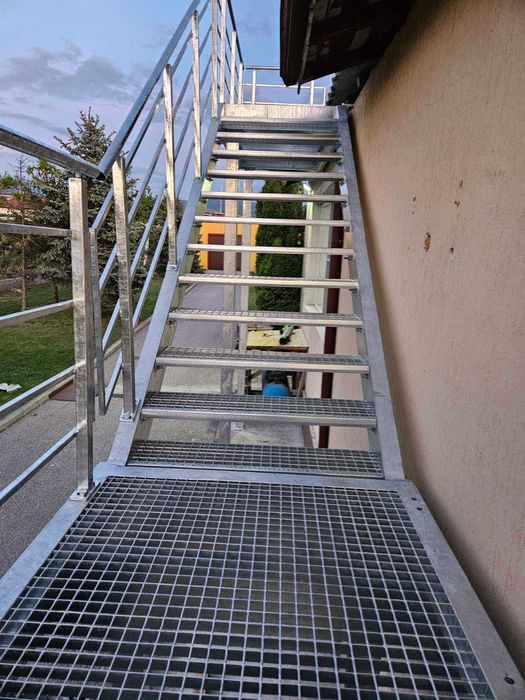 Изработка на метални стълби за жилищно и промишлено строителство