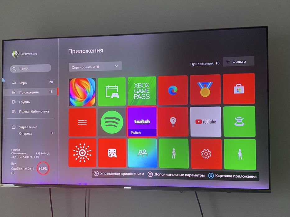 Xbox one x 1 tb 2 джойстика