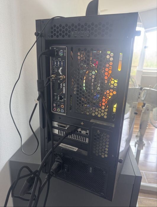 PC Gaming Ryzen 9 5900X / 16GB / GTX 1650 / Lian Li AIO + Monitor LG