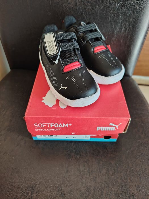 Adidași noi Puma băiețel