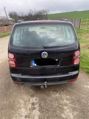 Vând / Dezmembrez Volkswagen Touran 1.9 TDI 105 CP Automat – 2009