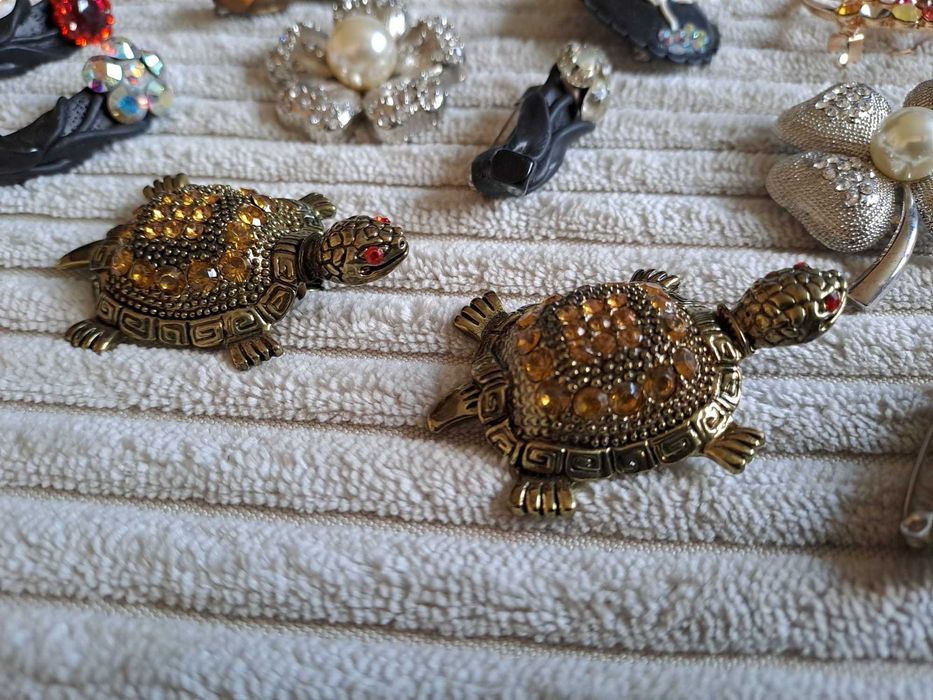 Lot 30 brose cu ac, diverse modele si materiale