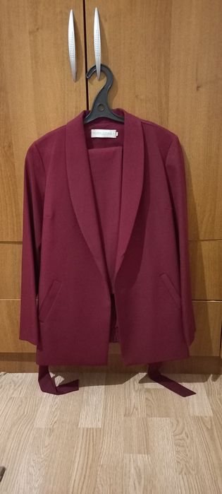 Костюм женский продам