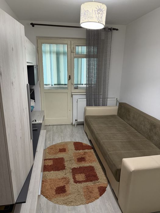 Vand apartament 3 camere micro 40
