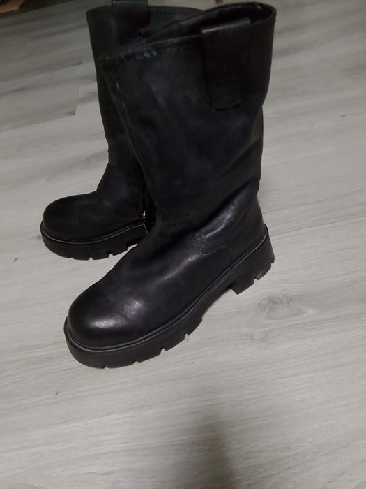 Продам зимние ботинки