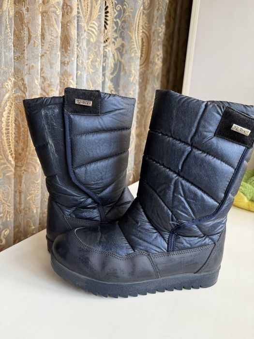 Продам детскую обувь