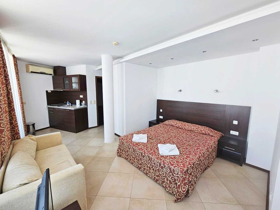 Продава се Едностаен апартамент в Балчик - 51 кв.м за 1334 €/кв.м - Снимка #1