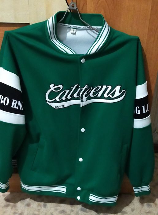 Продам бомбер подростковый