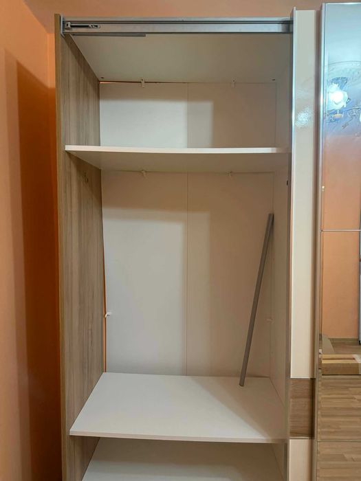 Продавам Гардероб и шкаф