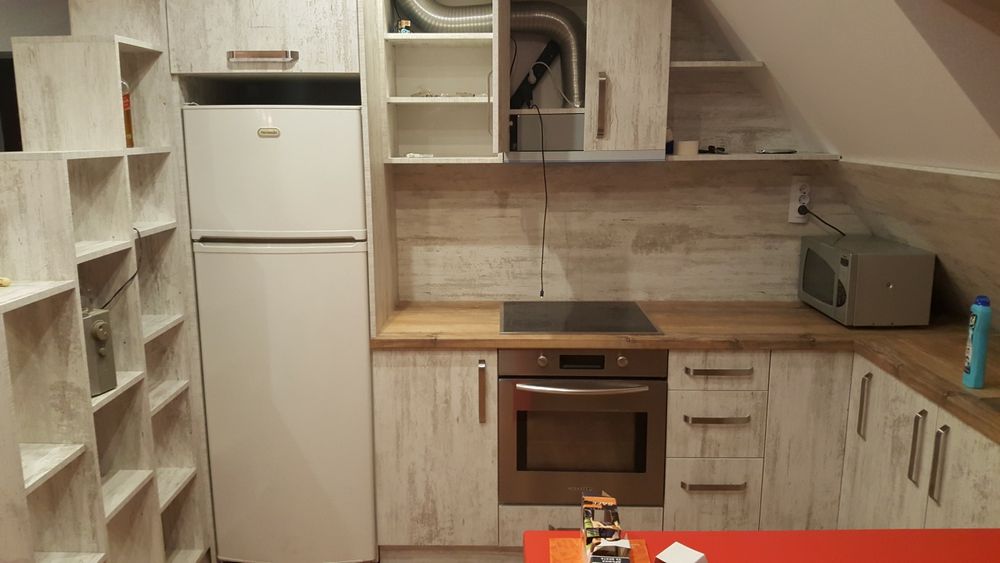 Студио в Центъра под наем