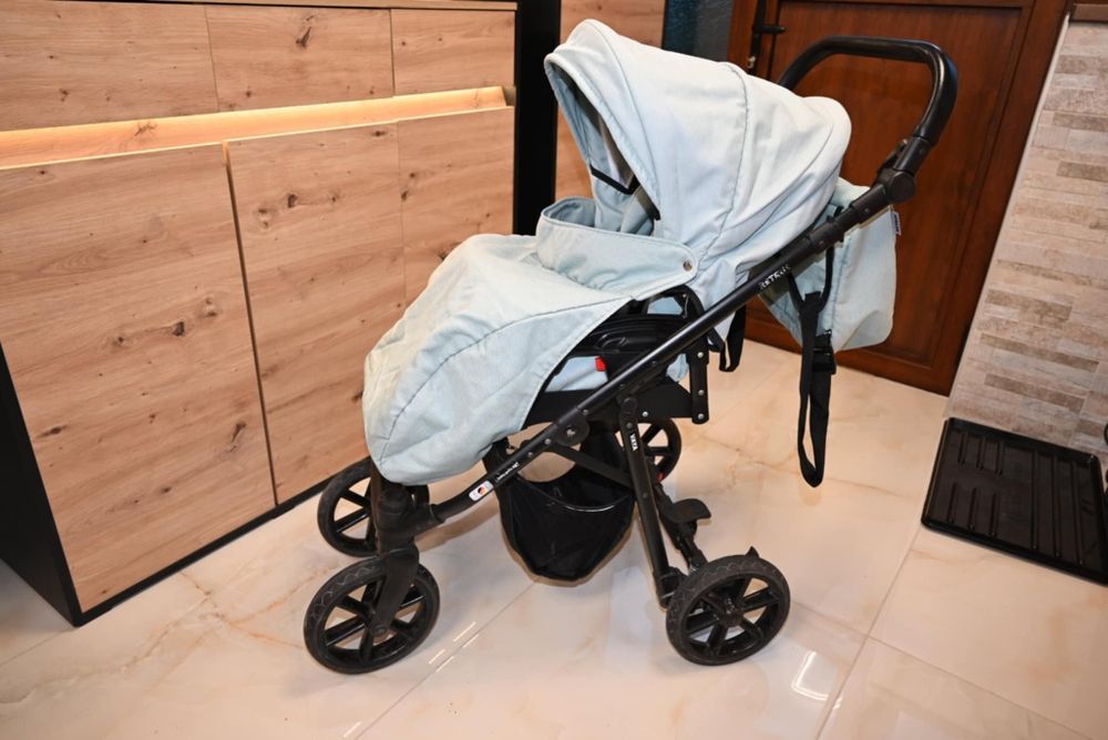 Бебешка количка RETRUS VAYA 3 В 1 MINT LEN