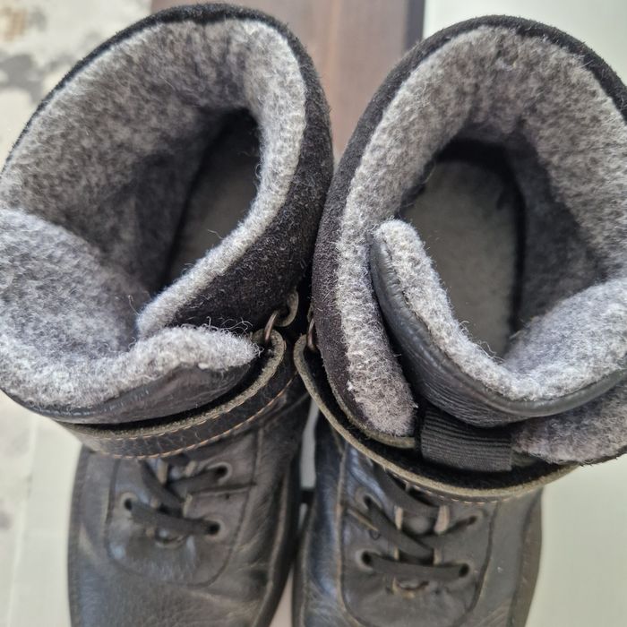 Продам детскую обувь