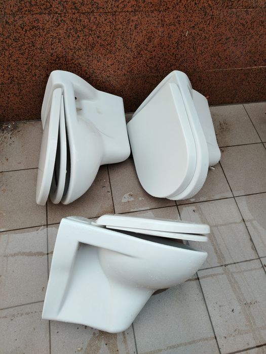Продаются унитазы цена за 4 шт