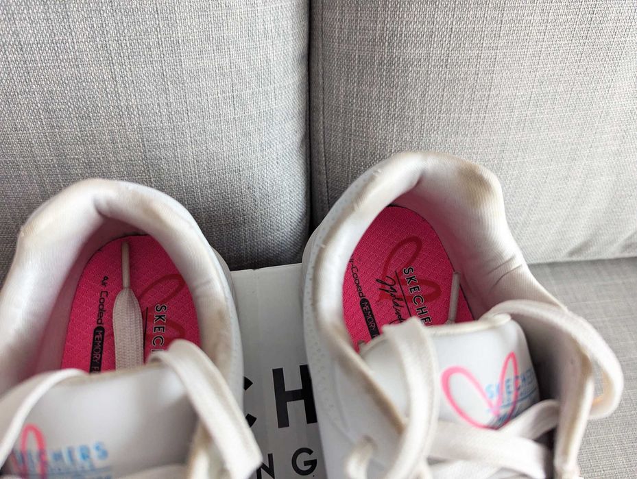 Skechers Spread The Love