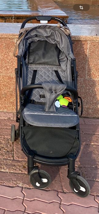 Продам прогулочную коляску м-стар