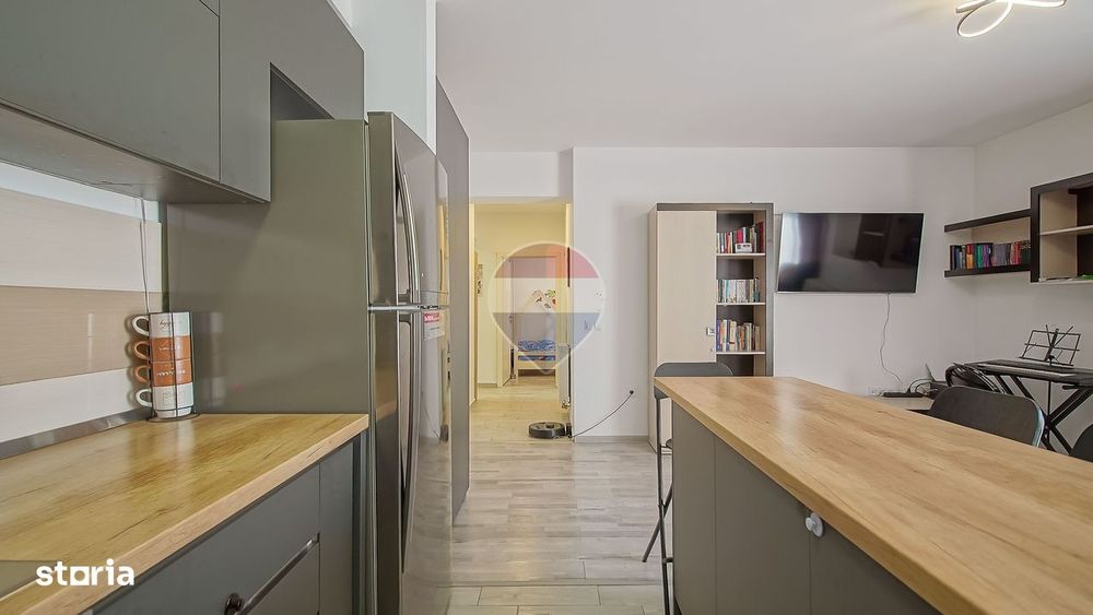 Apartament 3 camere Maurer Tractorul Balcon generos, Parcare și Boxă