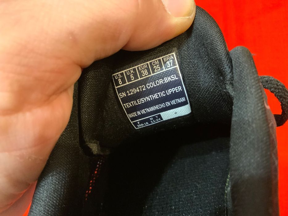 Skechers-оригинални маратонки 38 размер