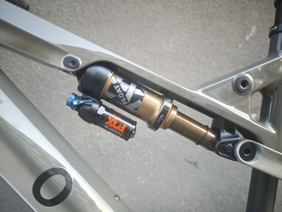 Карбонов Електрически Велосипед 29" Nox Full Fox Full XTR 2025 17.5кг