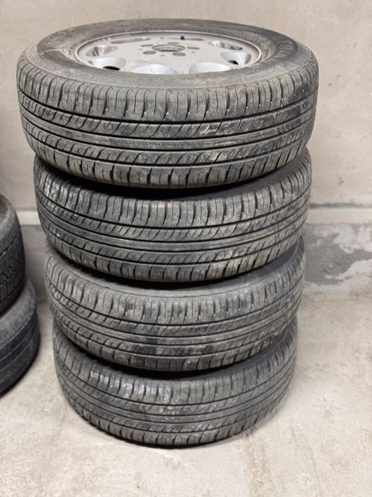 215 70 R15 шиный