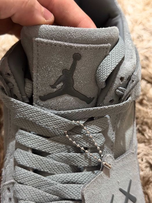 Jordan 4 Kaws Noi