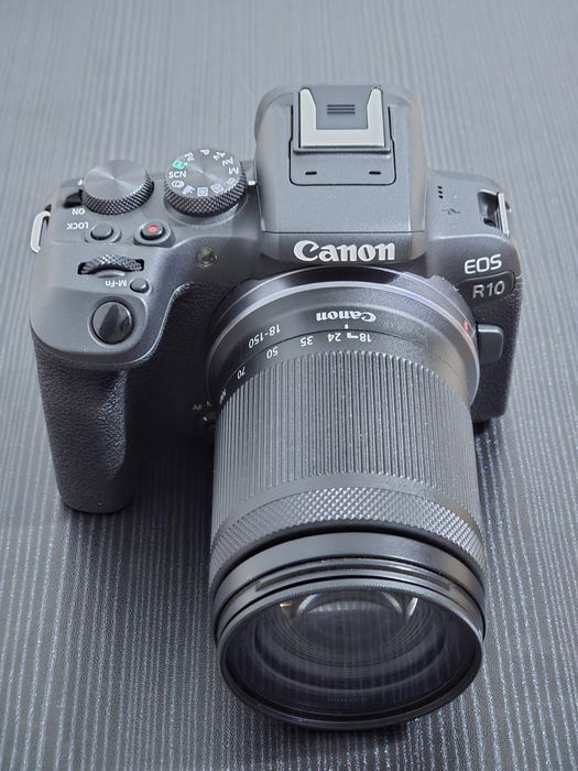 Aparat foto canon r10