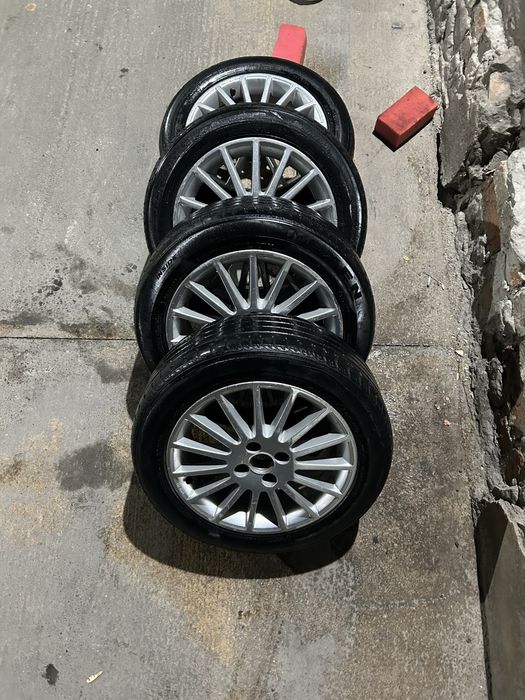 Шины и диск машину