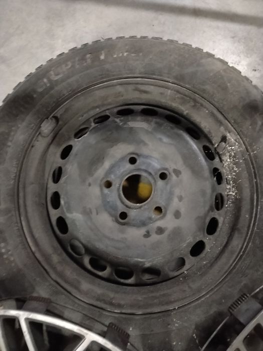 4броя Джанти 5х112 195/65R15 с гуми и тазове