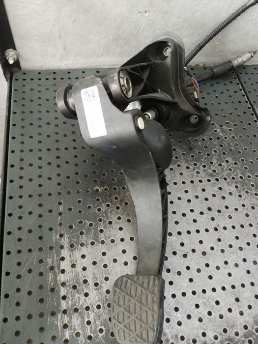 pedala frana 1.3 t b  mercedes b-class w247 2020 a2472900400