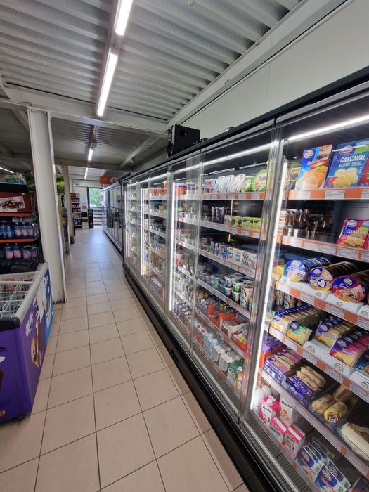 Vitrine frigorifice cu montaj gratis