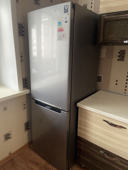 Продам холодильник Samsung