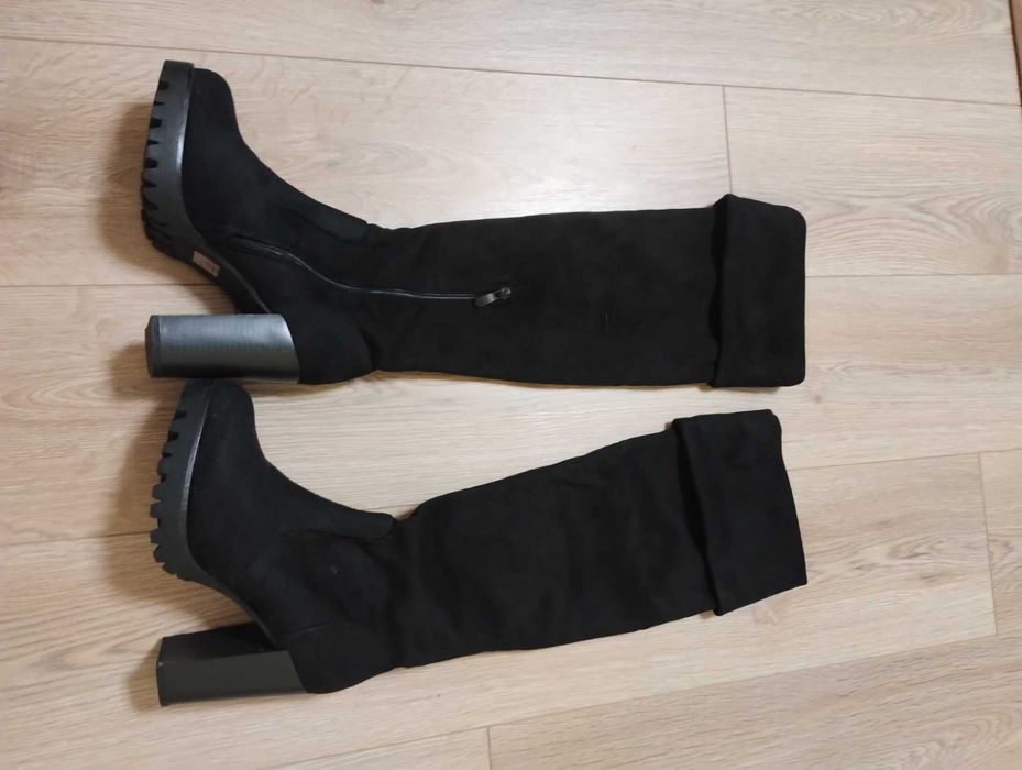 Елегантни дамски ботуши