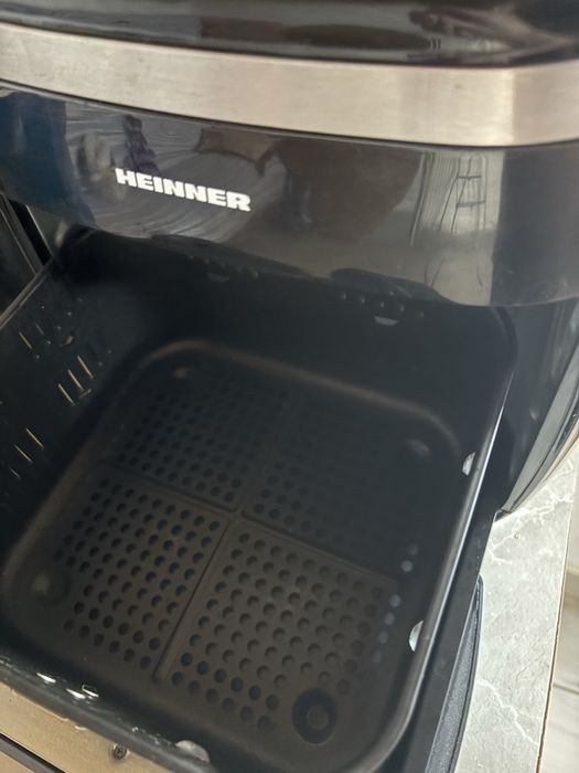 Friteuză cu aer cald Heinner Crystal Clear 11L, 2000W – ca nouă, folosită puțin