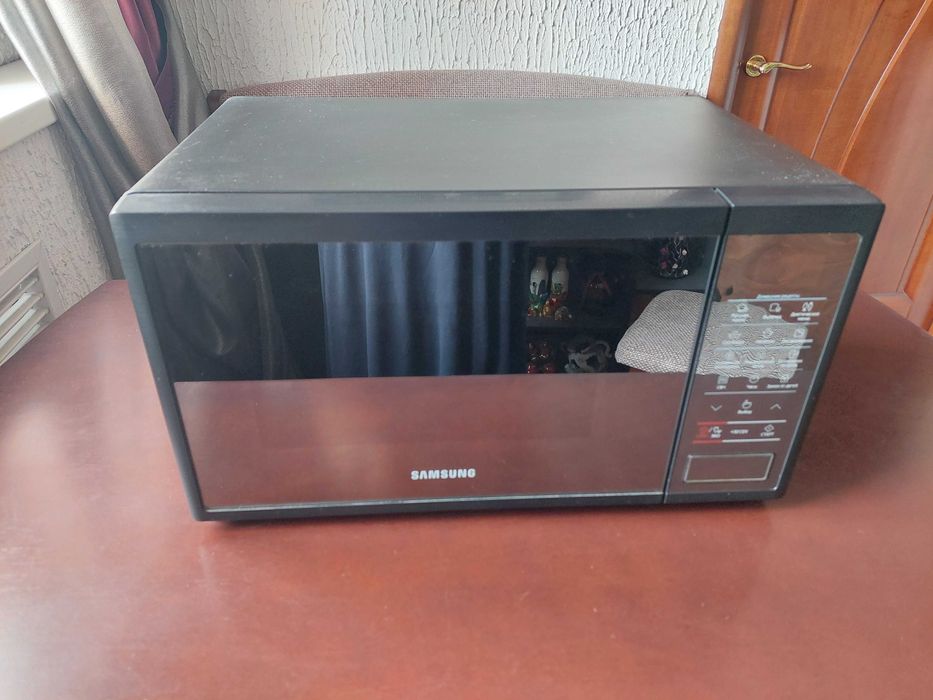 Микроволновка SAMSUNG бу
