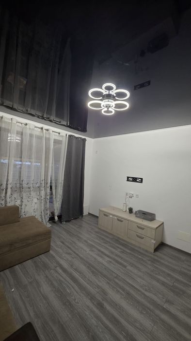 Apartament cu 2 camere de inchiriat, curte și loc de parcare inclus!