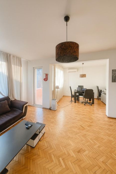 Дава се под наем Многостаен апартамент в Пловдив, Младежки Хълм - 120 кв.м за 548.25 € - Снимка #1