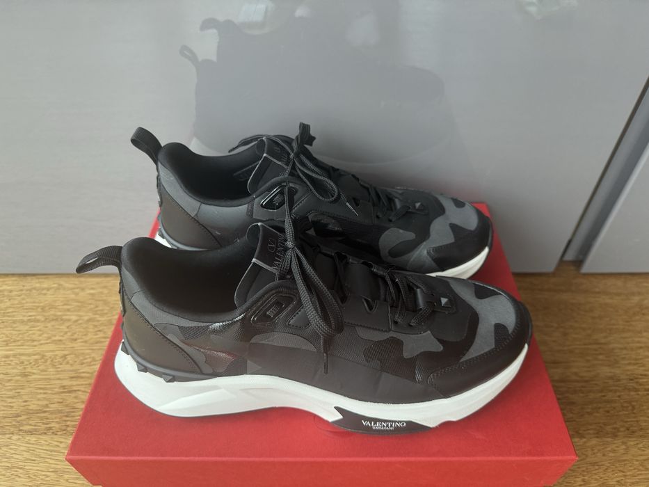 Оригинални сникърси VALENTINO GARAVANI IT45 / маратонки