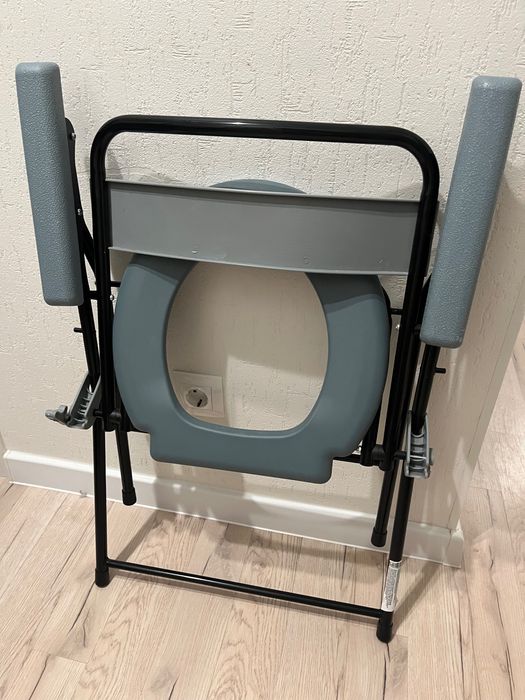 Санитарный стул продам