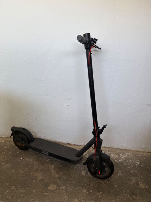 Trotinetă Electrică Xiaomi Scooter Elite – Putere, autonomie și confort