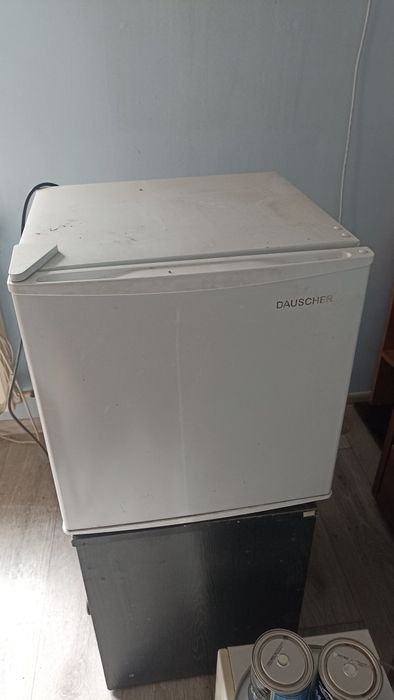 Срочно продам мини холодильник