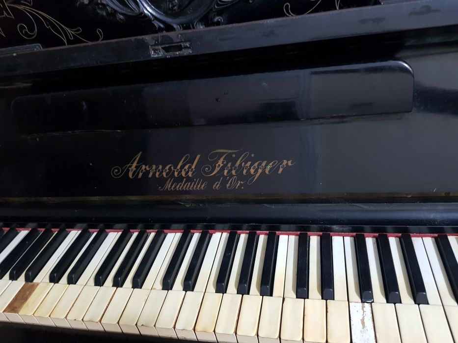 Антикварное пианино Arnold Fibiger (Médaille d’Or)