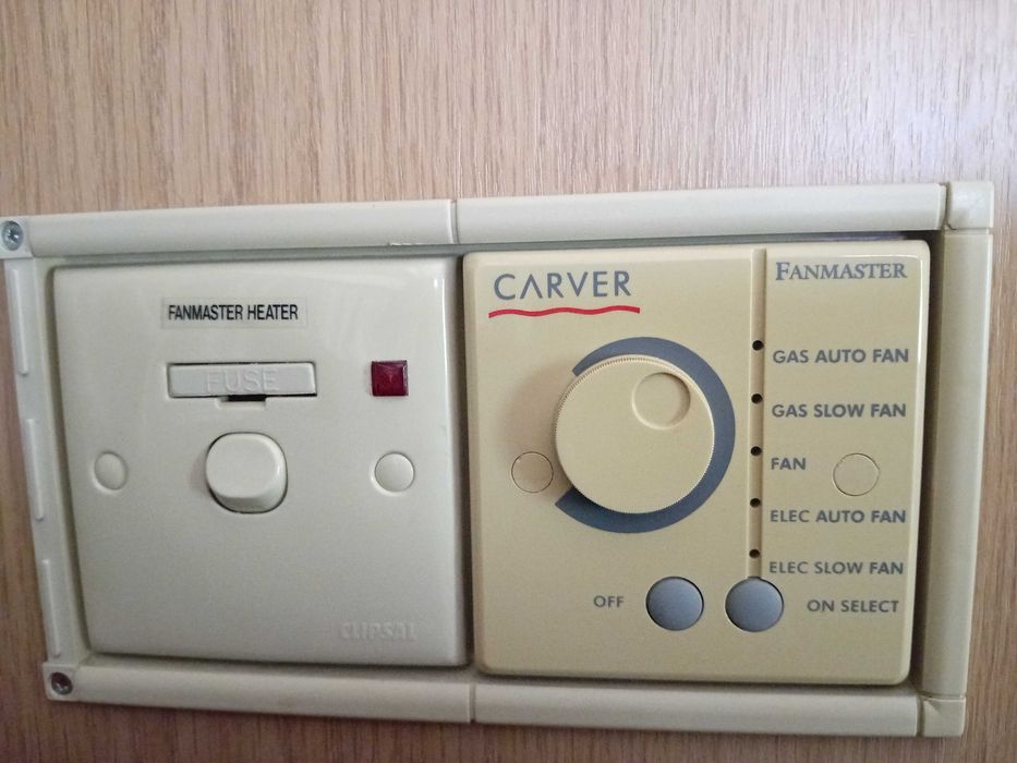 Каравана Swift UK 400 CHALLENGER с голям фортселт