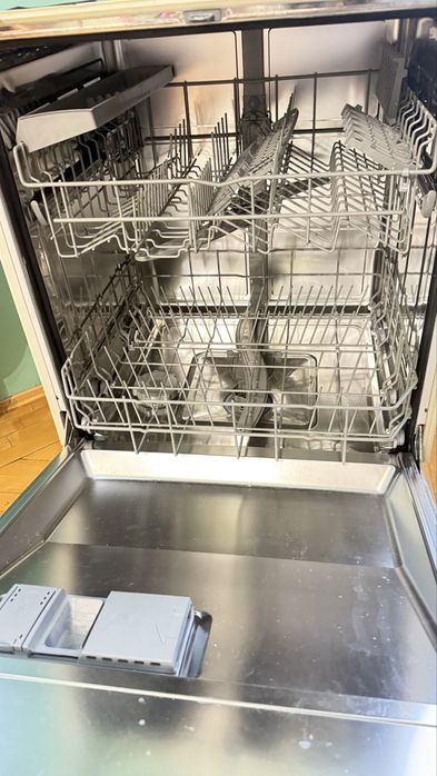 Vând mașină de spălat vase Bosch