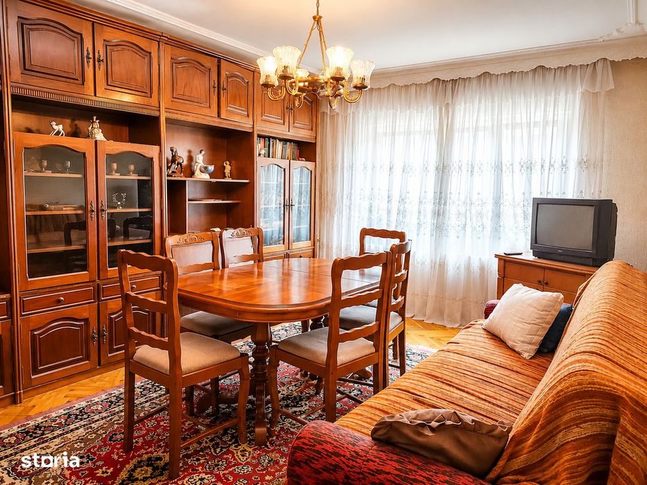 Apartament cu 3 camere, ultracentral, Rădăuți
